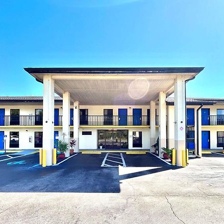 High Springs Inn Soon To Be Clarion Pointe Alachua Exterior photo