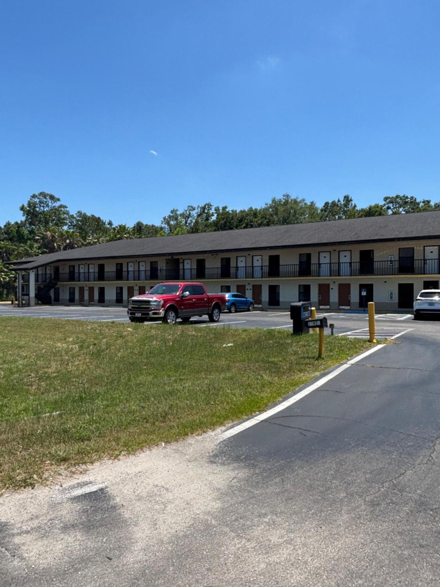 High Springs Inn Soon To Be Clarion Pointe Alachua Exterior photo
