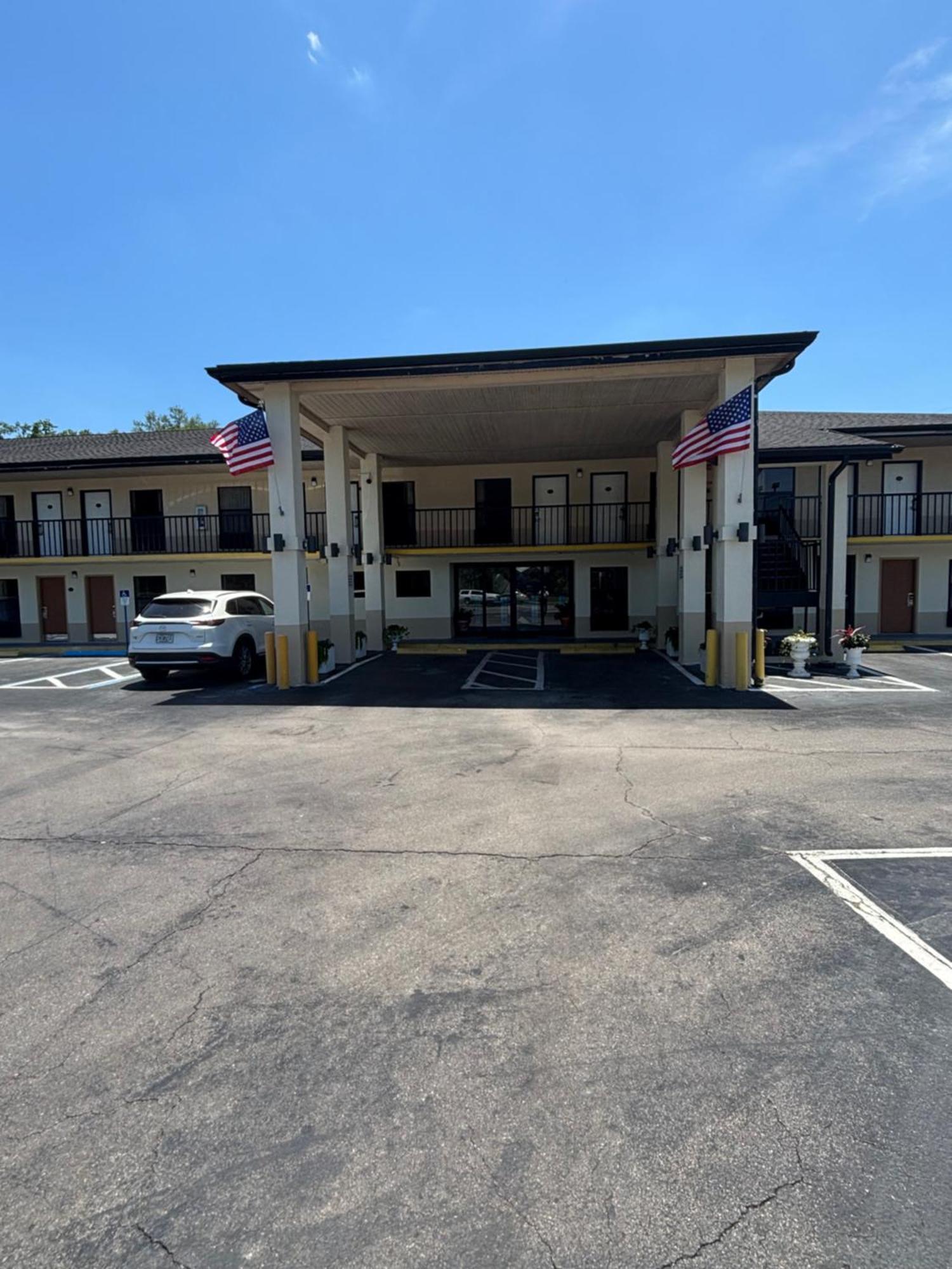 High Springs Inn Soon To Be Clarion Pointe Alachua Exterior photo